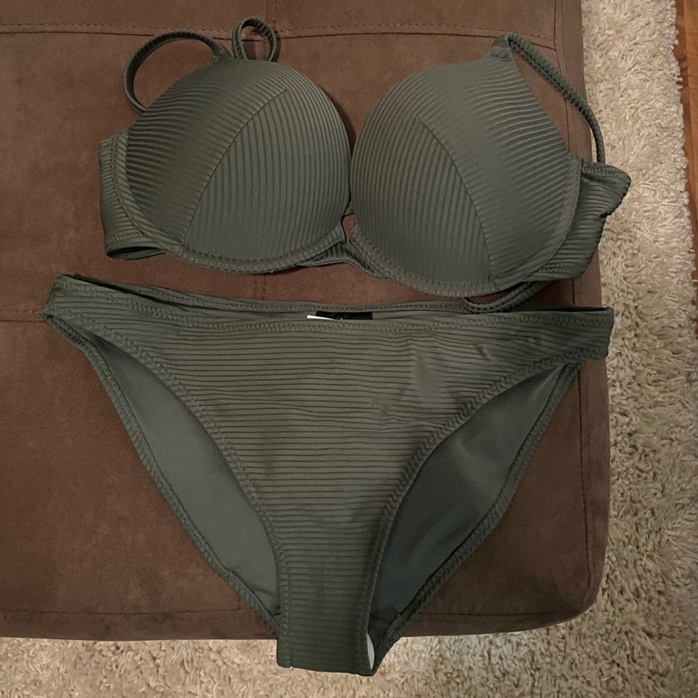 NWT Hunter Green Ribbed Swimsuit
